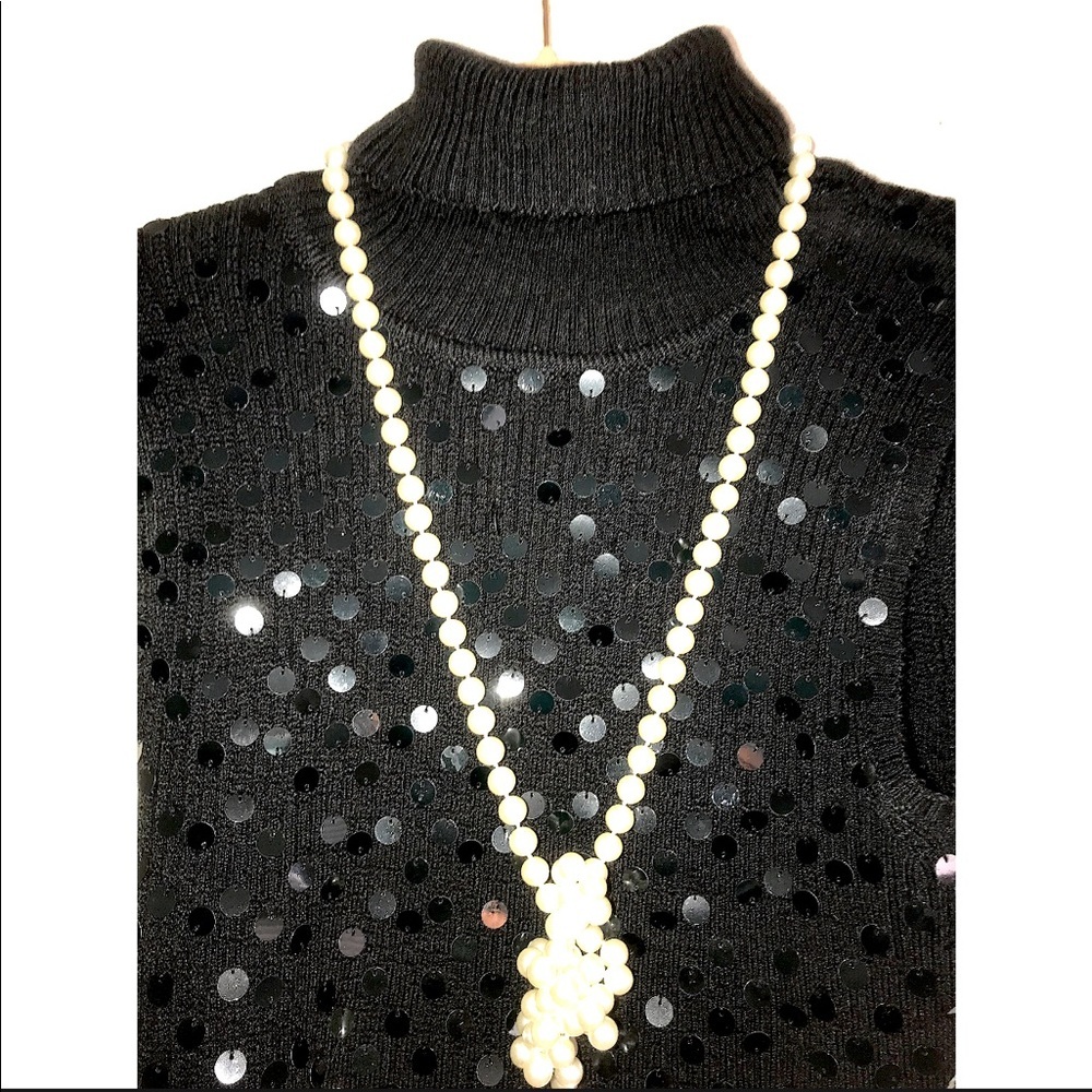 🔥BLACK SEQUINED SLEEVELESS TOP - Picture 5 of 6